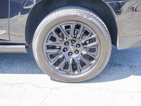 Used 2023 GMC Yukon XL Denali Ultimate image 8