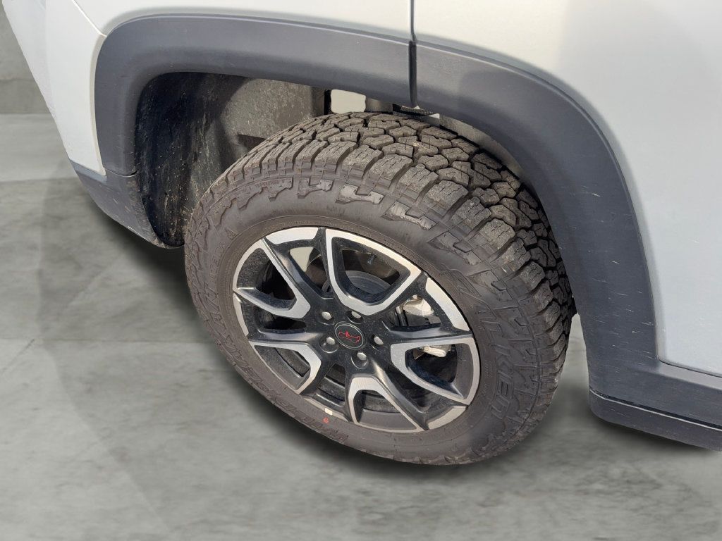 Used 2026 Jeep Compass Trailhawk AWD/4WD image 9