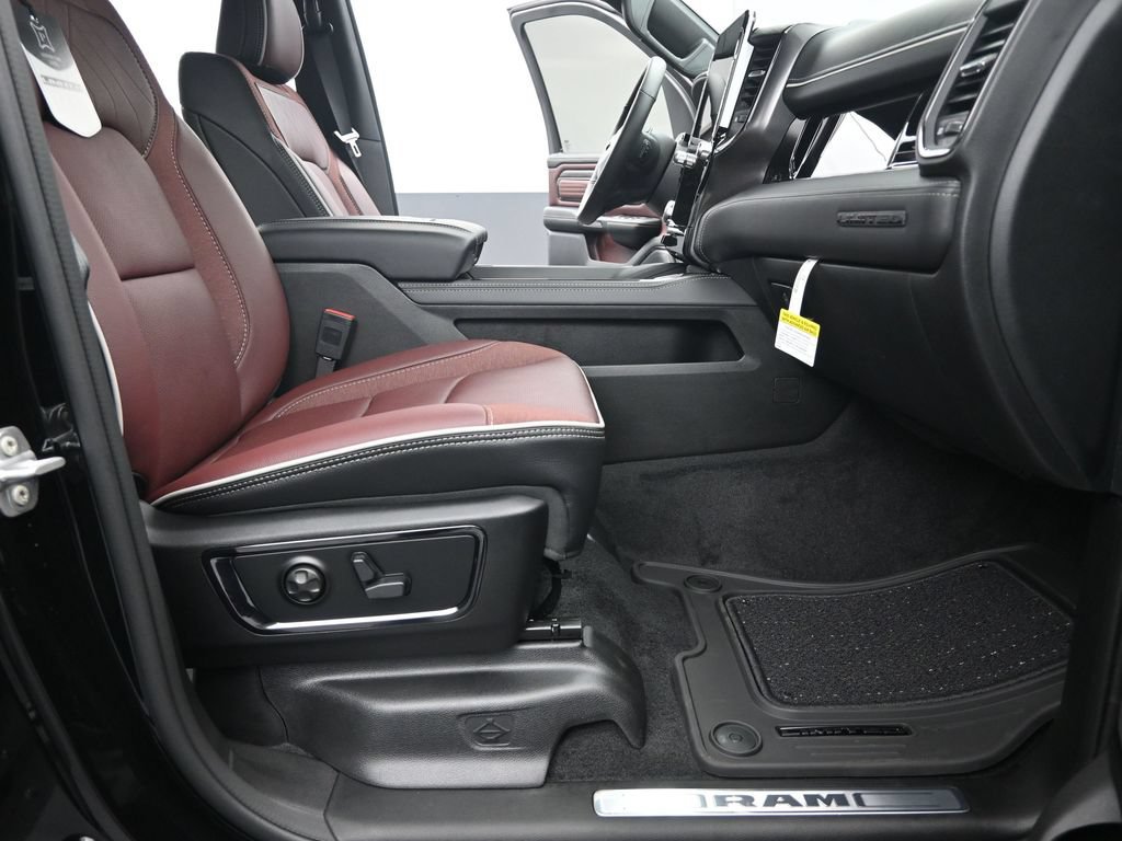 Used 2025 RAM 1500 Limited AWD/4WD image 21