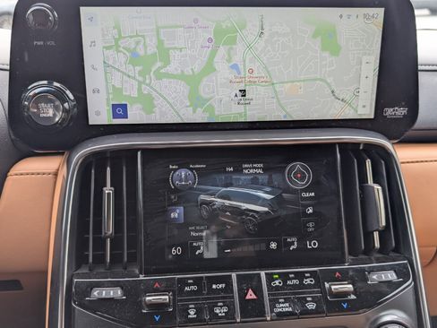 Used 2023 Lexus LX 600 4WD w/ Accessory Package (Z1) image 10