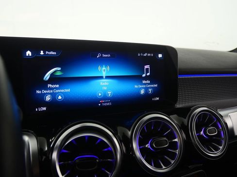 Used 2023 Mercedes-Benz GLB 250 w/ Premium Package image 17