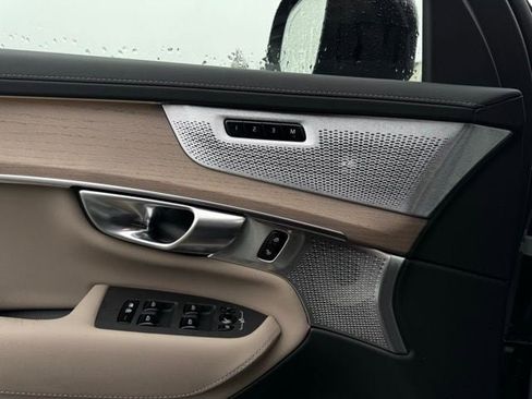 New 2026 Volvo XC90 T8 Ultra w/ Lounge Package image 17