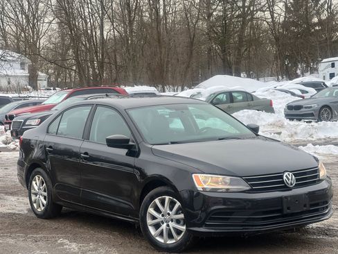 Used 2015 Volkswagen Jetta Sport image 8