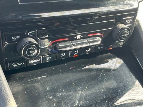 Used 2023 Jeep Grand Cherokee L Laredo AWD/4WD image 17