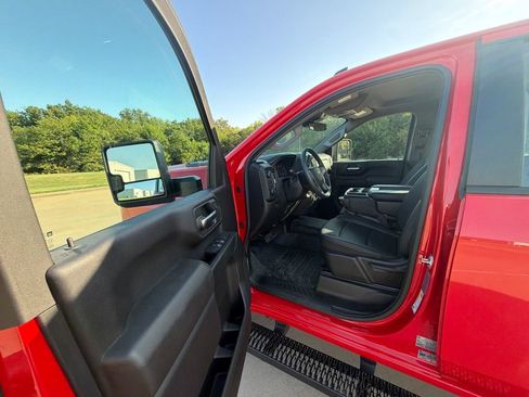 Used 2025 Chevrolet Silverado 3500 W/T AWD/4WD image 17