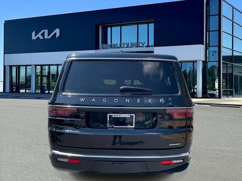 Used 2024 Jeep Wagoneer Series II AWD/4WD image 5
