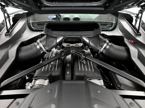 Used 2024 Lamborghini Huracan Sterrato image 33