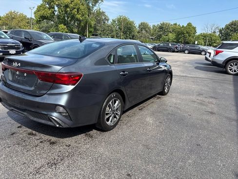 Used 2024 Kia Forte LXS FWD image 3