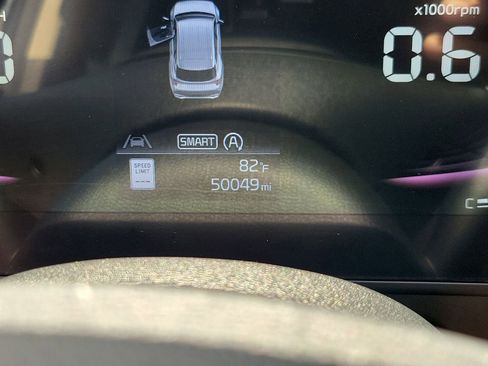 Used 2024 Kia Sportage EX FWD image 21