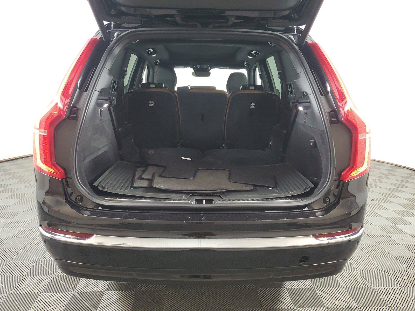 Used 2023 Volvo XC90 B6 Plus AWD/4WD image 9