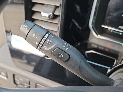 Used 2025 Chevrolet Silverado 1500 LT image 27