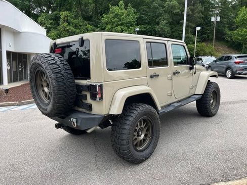 Used 2018 Jeep Wrangler Unlimited Sahara AWD/4WD image 4