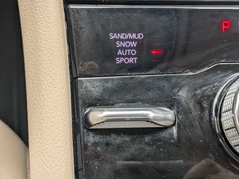 Certified 2022 Jeep Grand Cherokee Limited AWD/4WD image 24