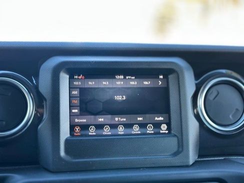 Used 2021 Jeep Wrangler Unlimited Sahara image 16