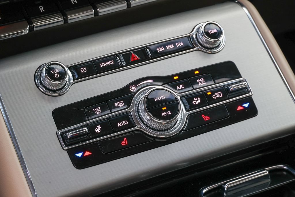 Certified 2022 Lincoln Aviator AWD w/ Premium Package image 10