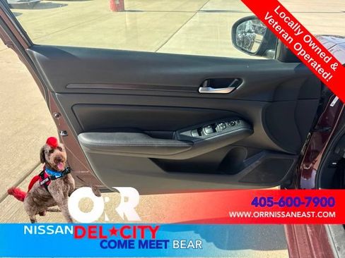 Used 2025 Nissan Altima 2.5 SV FWD image 15