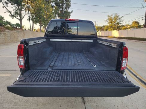 Used 2017 Nissan Frontier SV RWD image 9