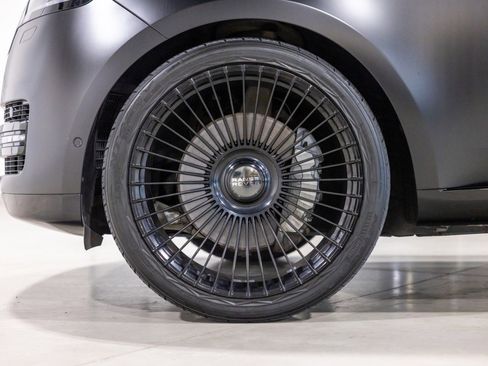 Used 2023 Land Rover Range Rover SE image 18