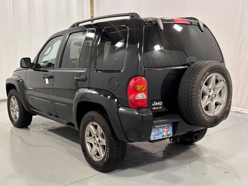Used 2004 Jeep Liberty Limited w/ 17" Chrome Wheel & Tire Group image 7