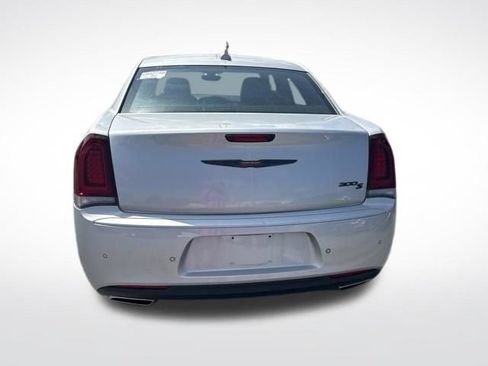Used 2023 Chrysler 300 S RWD image 4
