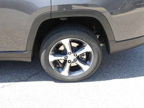 New 2026 Jeep Grand Cherokee L Limited AWD/4WD image 3