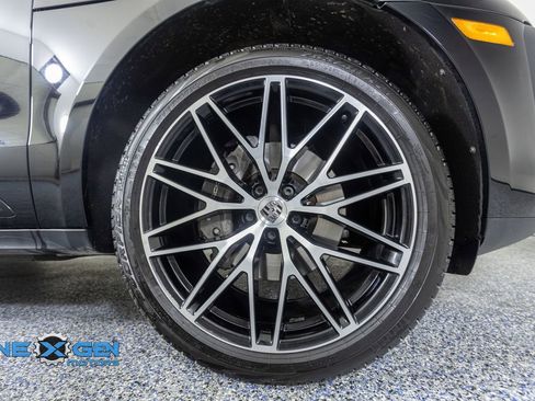 Used 2024 Porsche Macan AWD/4WD image 50