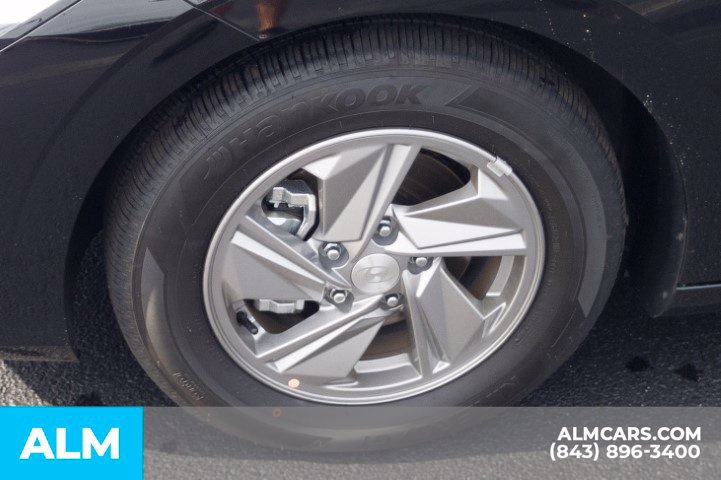 Used 2026 Hyundai Elantra SE FWD image 11