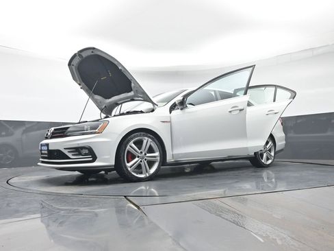 Used 2017 Volkswagen Jetta GLI image 41