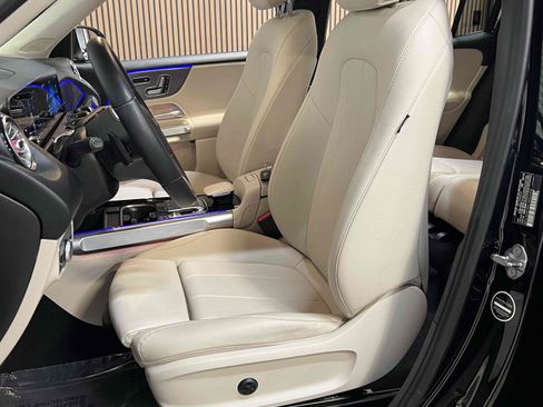 Used 2020 Mercedes-Benz GLB 250 image 30