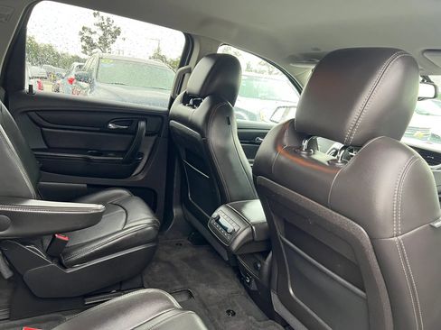 Used 2017 Chevrolet Traverse LT FWD image 17