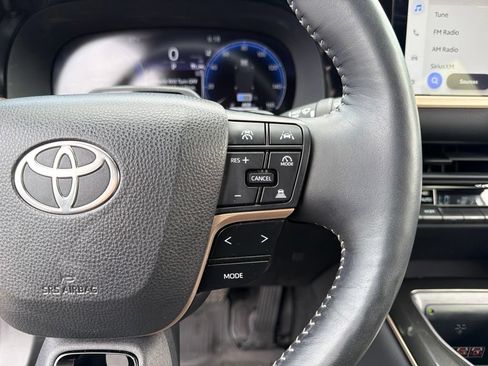 Used 2025 Toyota Crown Signia w/ Advanced Technology Package AWD/4WD image 18