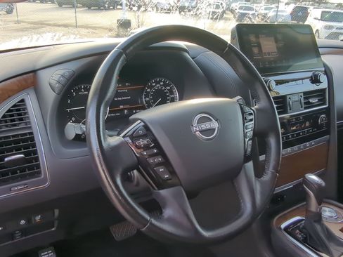 Used 2023 Nissan Armada SL w/ Captain's Chairs Package image 18