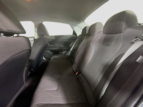 Used 2024 Hyundai Elantra SE image 24