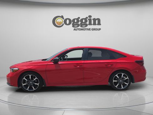 Used 2025 Honda Civic Sport Touring image 2