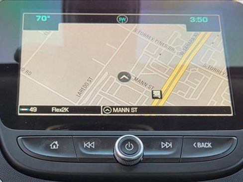 Used 2018 Chevrolet Equinox Premier image 12