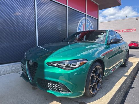 New 2025 Alfa Romeo Giulia Intensa w/ Driving Assist Package image 10