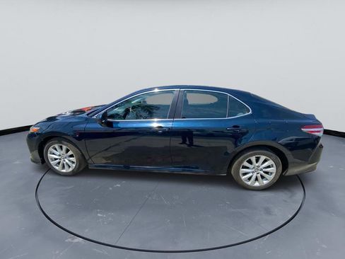 Used 2018 Toyota Camry LE FWD image 5