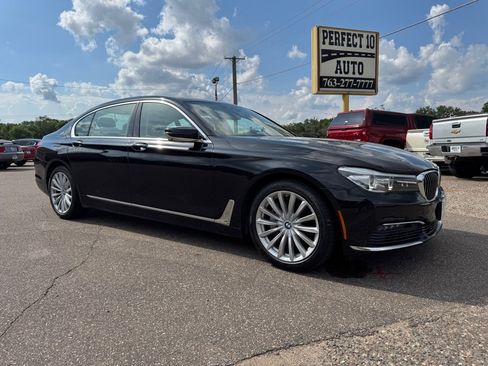 Used 2017 BMW 740i xDrive 740i xDrive Sedan image 2