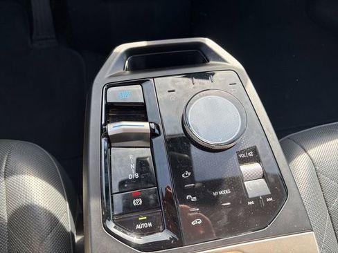 Used 2022 BMW iX xDrive50 w/ Dynamic Handling Package image 13