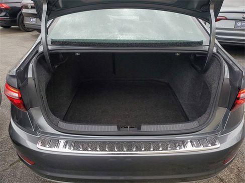 Used 2021 Volkswagen Jetta SE image 8