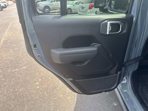 New 2026 Jeep Gladiator Mojave image 14