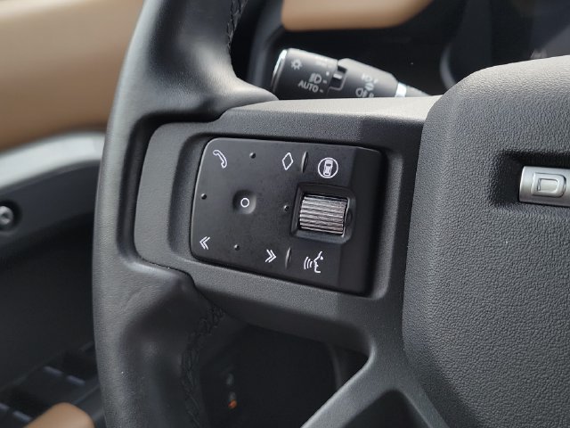 Used 2025 Land Rover Defender 110 X-Dynamic SE AWD/4WD image 24