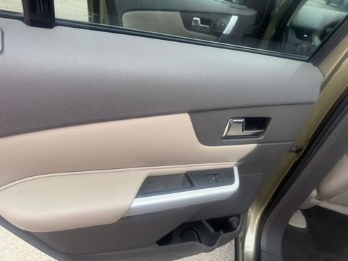 Used 2013 Ford Edge SEL FWD image 18