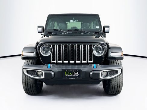 Used 2023 Jeep Wrangler Unlimited Sahara w/ Cold Weather Group AWD/4WD image 2