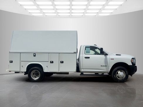 Used 2020 RAM 3500 Tradesman RWD image 2