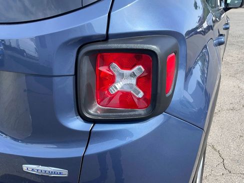 Used 2022 Jeep Renegade Latitude AWD/4WD image 42
