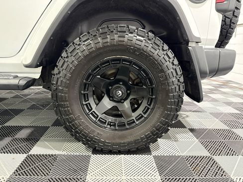 Used 2020 Jeep Wrangler Unlimited Sahara AWD/4WD image 26