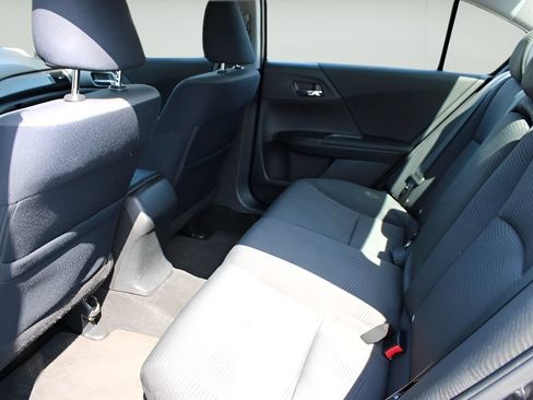 Used 2015 Honda Accord LX image 19