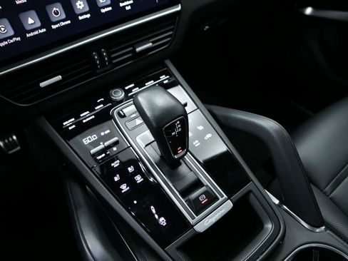 Certified 2022 Porsche Cayenne Turbo image 21