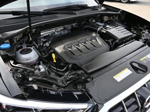 Used 2020 Audi Q3 2.0T Premium Plus w/ Premium Plus Package AWD/4WD image 61